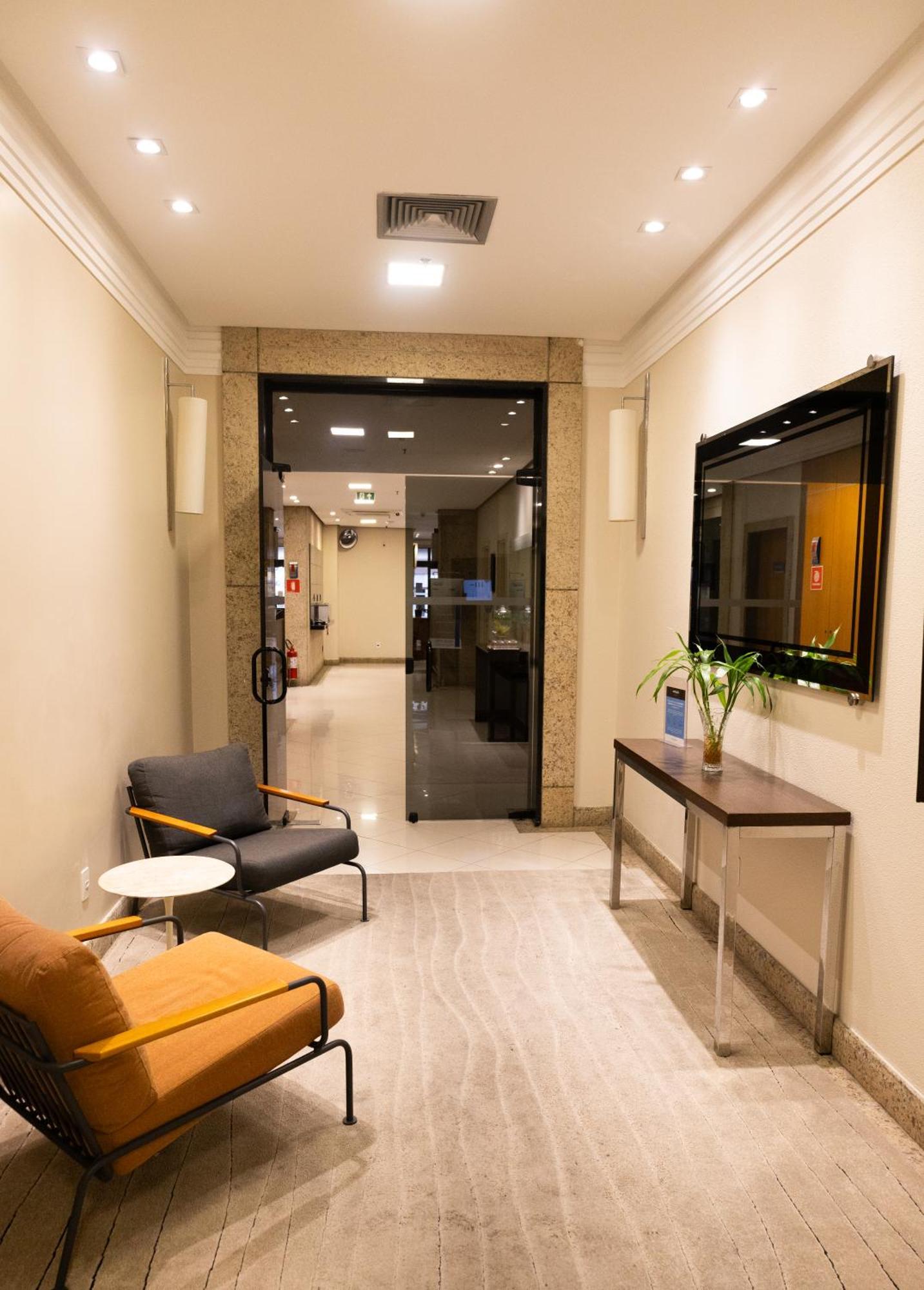 Edificio Flat Congonhas Hotel 4*